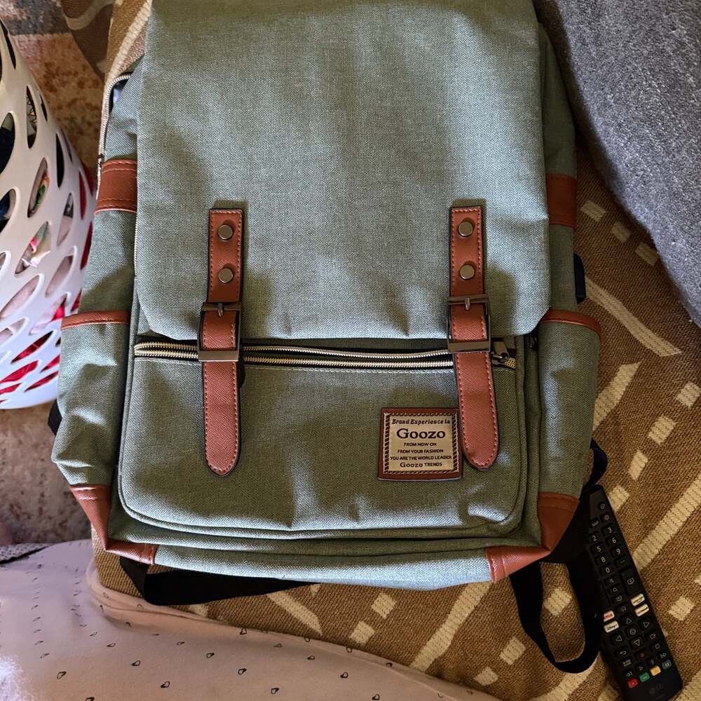 UGRACE Slim Business Laptop Backpack with USB Charging Port